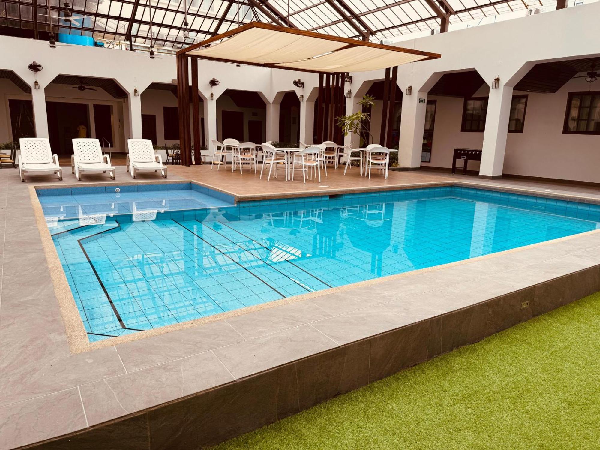 Hotel Ramada Гуаякиль Экстерьер фото